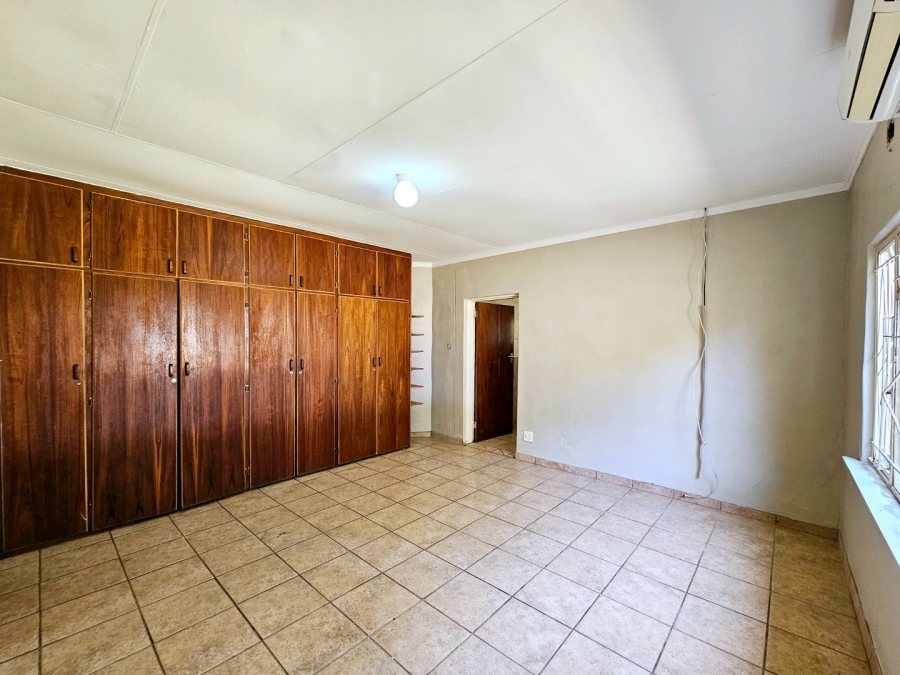 6 Bedroom Property for Sale in Bloemfontein Rural Free State